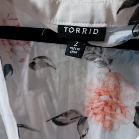 Torrid White Sheer Floral Blouse Size 2 - Picture 2 of 2